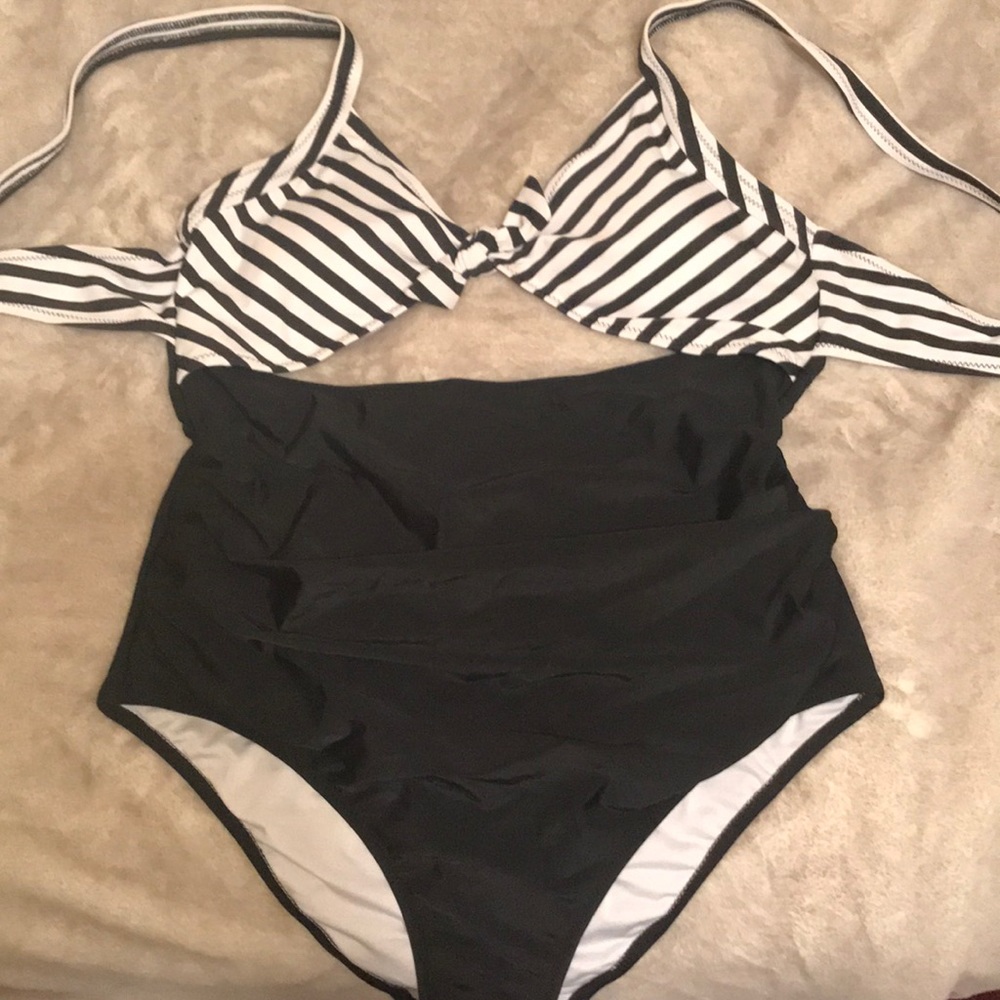 Cute One piece bathing suit !